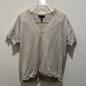 J. Crew‎ 100% Merino Wool Women's Beige V-Neck Short Sleeve Tee Size XS Scallop